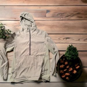Lululemon men’s lightweight rain jacket size M